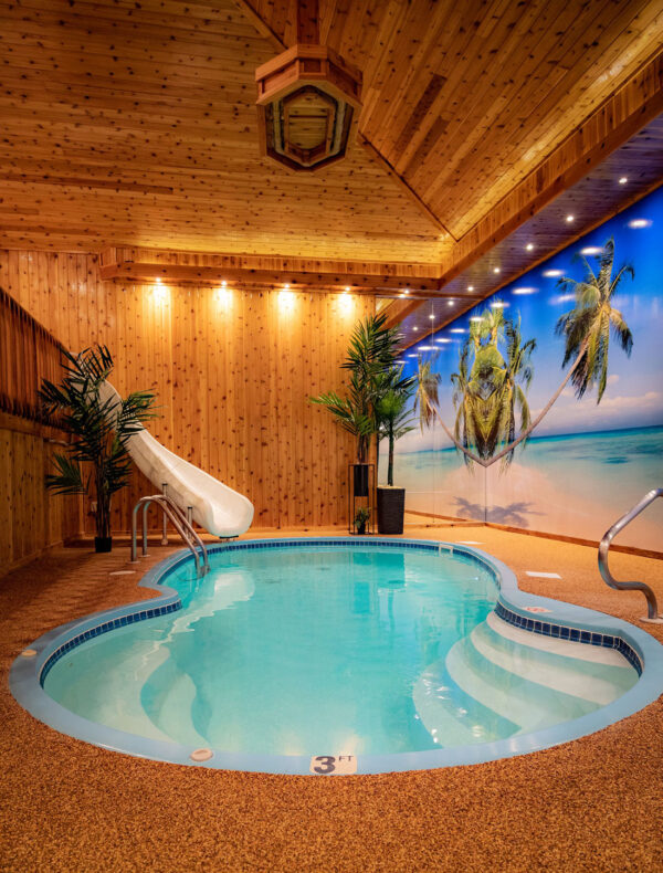 Chalet Swimming Pool Suite Sybaris Romantic Weekend Getaways In Chicago Milwaukee Indianapolis 1320